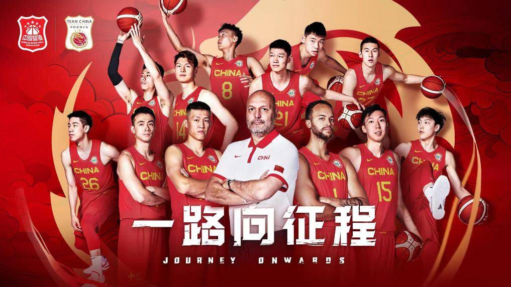 她顿时喜上眉梢，心想：终于有人点评老娘朋友圈了。